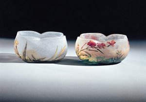 Két tál, Daum, Nancy, Franciaország, 1900-6 zománcfestett és savmaratott üveg